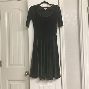 🦄🦄🦄Medium Green Velvet LulaRoe Nicole 🦄🦄🦄